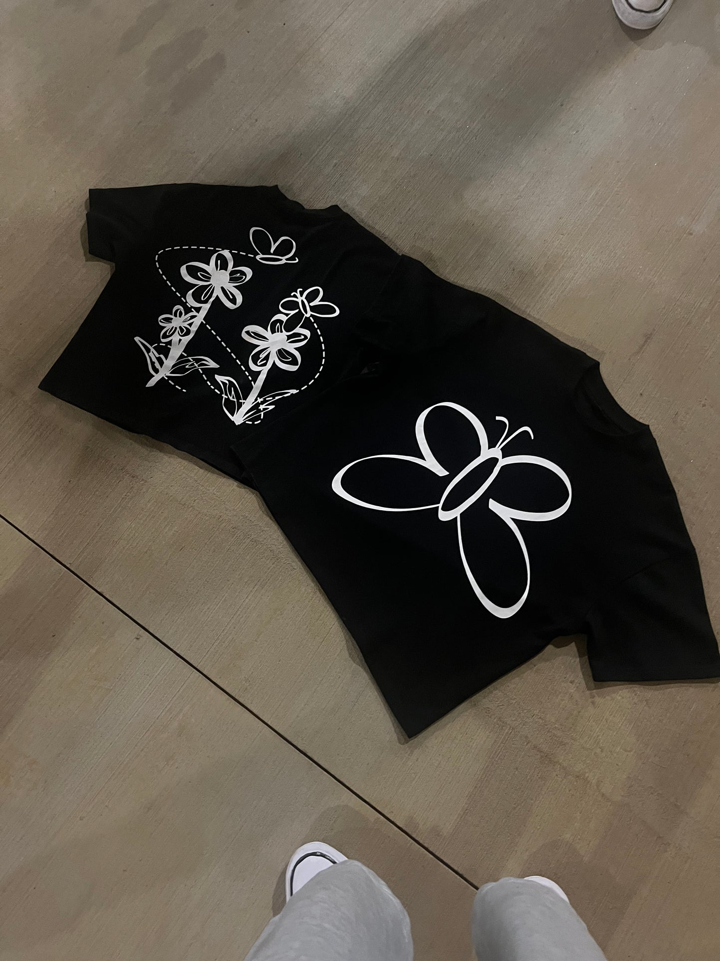 LOGO T - BLACK